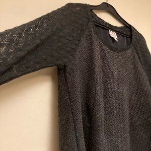 LIKE NEW Anthropologie Detailed Top, L